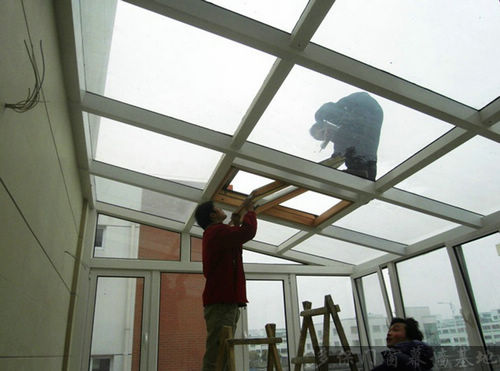 開窗安裝現(xiàn)場